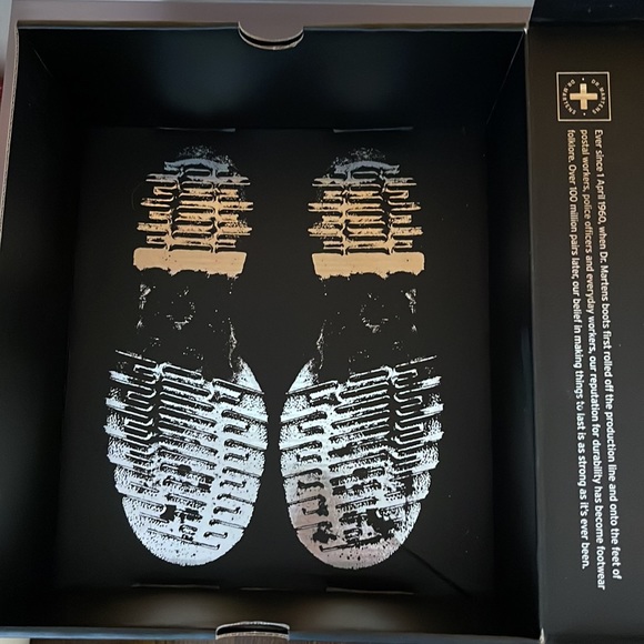 Dr. Martens x Swarovski 1460 Leather Lace up Boots. - Picture 10 of 10